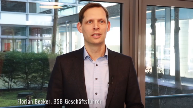 Bauherren sollten in der Corona-Krise versuchen eine gemeinsame Lösungsstrategie mit dem Baupartner zu finden, wie der Bau fortgesetzt werden kann.