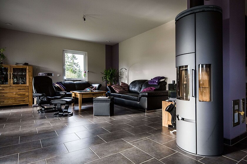 Holzpellet-Heizungen in bestehende Heizungsanlagen integriert werden und je nach Anlagegröße die komplette Warmwasserbereitung und Wärmeversorgung übernehmen.